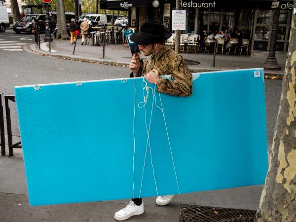 street,urban,Paris,color,reflections,fight