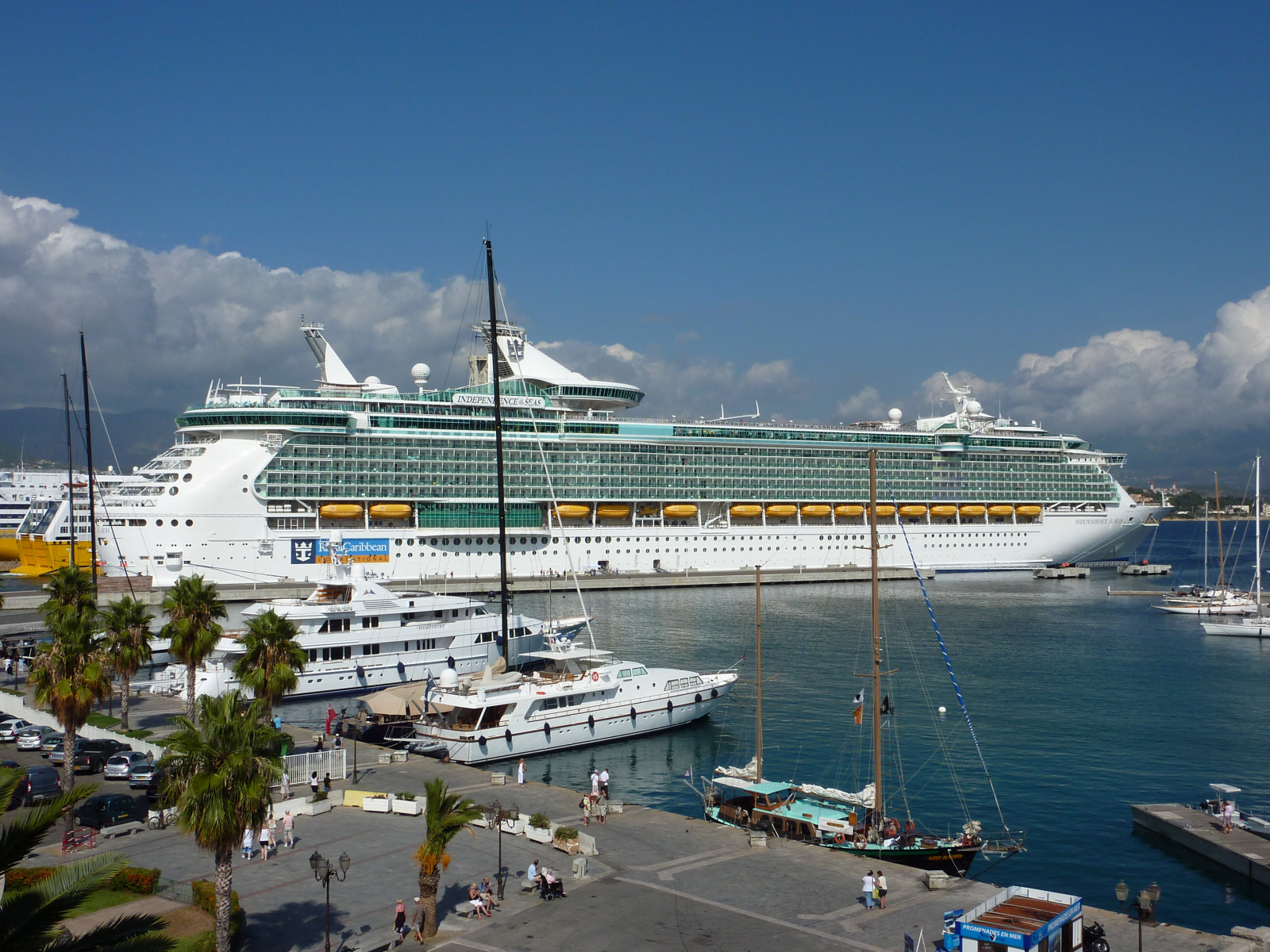 statek, łódź, morze, pojazd, port, statek wycieczkowy, dok, Karaiby, Korsyka, królewski, Ajaccio, infrastruktura, Rossi, przystań, Port, Statek wodny, Korsyk, Tino, Paquebot, rejs, Croisi re, Morza, niezależność, transport towarowy, Statek pasażerski, Liniowiec oceaniczny