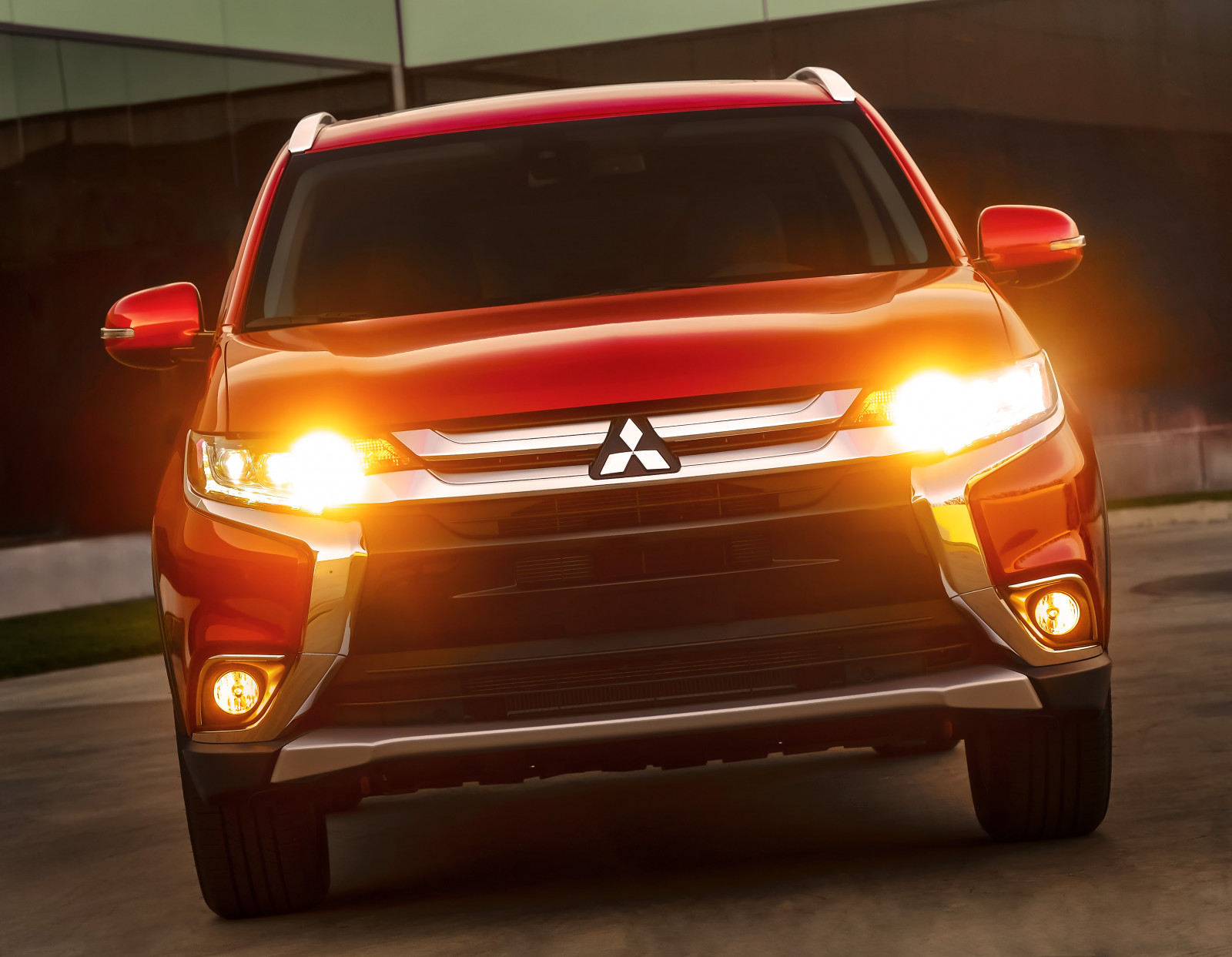bil, køretøj, Honda, Mitsubishi, netcarshow, netcar, bil billeder, bil foto, 2016, Outlander USA-version, jord køretøj, bildesign, automotive exterior, bil make, kofanger, sport utility køretøj, Mitsubishi Outlander