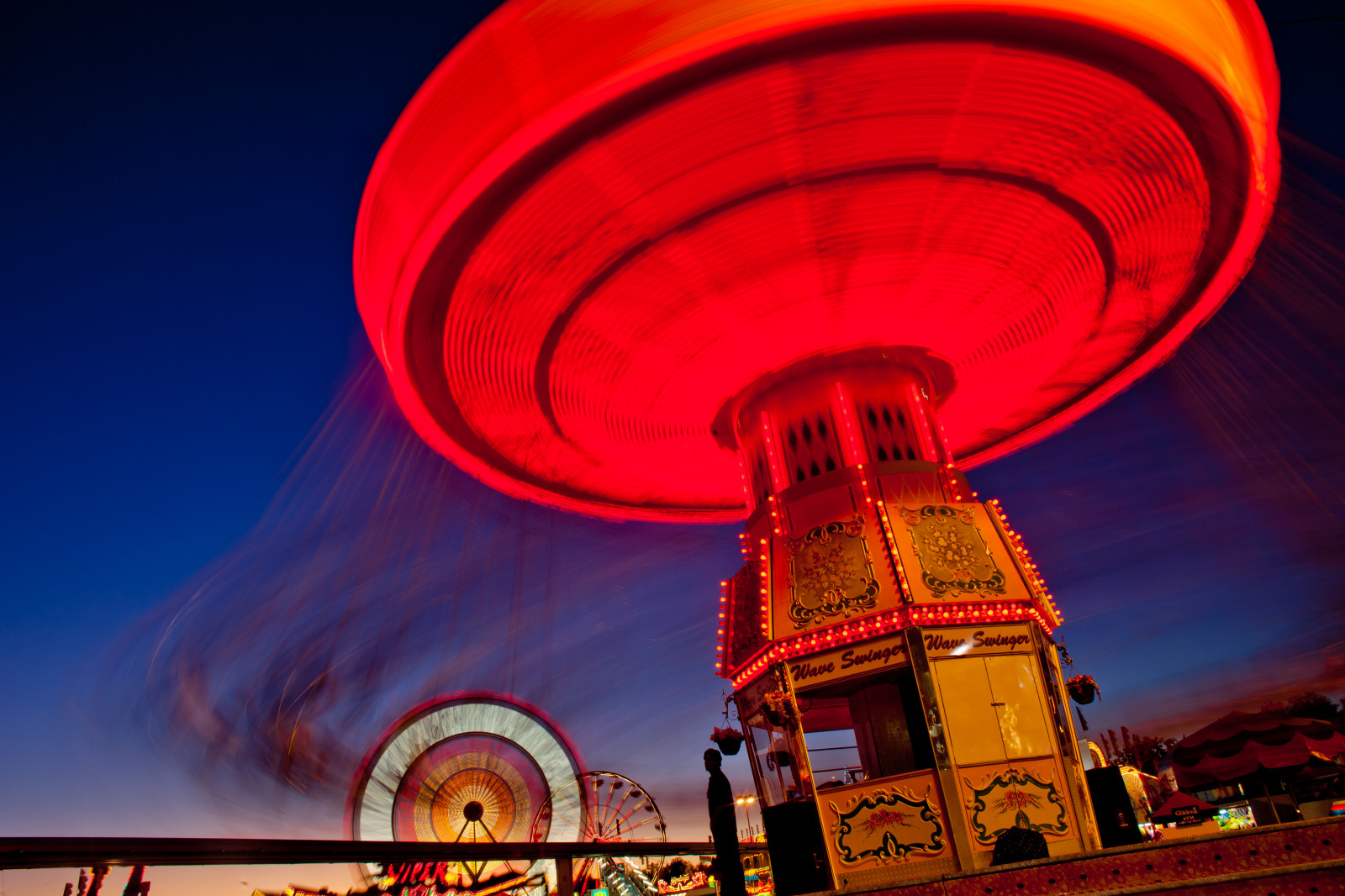 noc, Červené, nebe, Ruské kolo, Kalifornie, svět, Spojené státy americké, metropole, elektřina, veletrh, Sacramento, světlo, 10, osvětlení, Ruské kolo, mezník, fav10, fav20, fav50, fav30, fav40, fav70, fav25, fav60, Spojené státy, Spojené státy americké, rekreace, superfave, turistická atrakce, počítač tapeta, Atmosféra Země, zábavní park, zábavní jízda, statefair, Sacramento County, californiastatefair, californiaexpositionstatefair, chairoplanes, swingcarousel, waveswinger