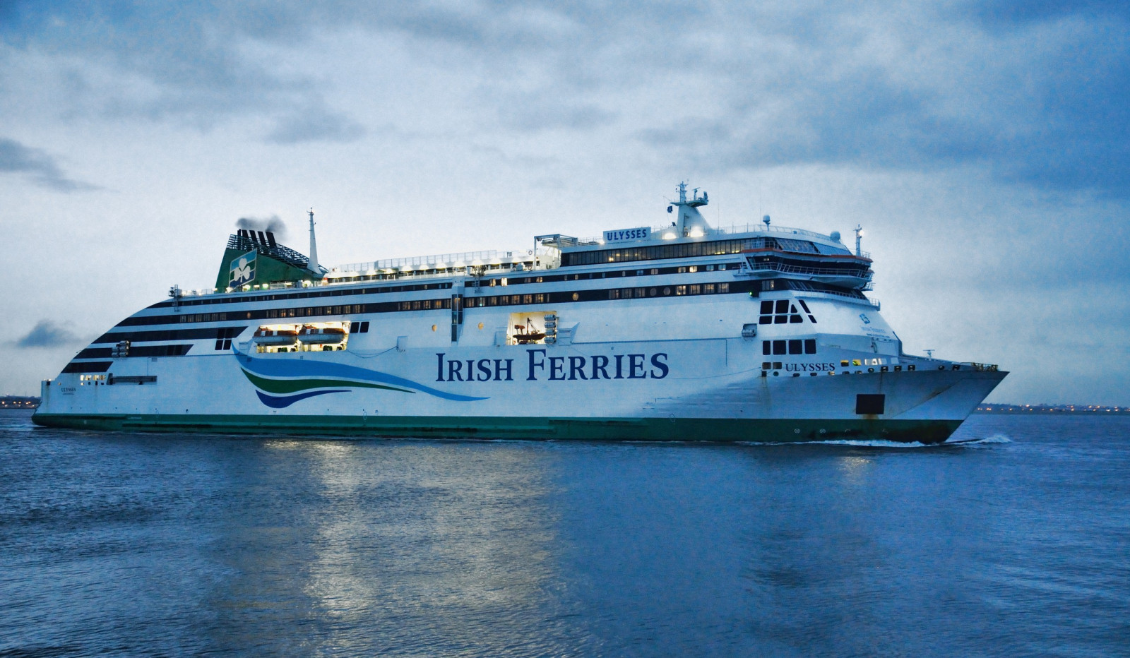 krajina, loď, loď, západ slunce, moře, město, noc, voda, městský, nebe, vozidlo, fotografování, mraky, zelená, modrý, moderní, slunce, výletní loď, soumrak, trajekt, Soumrak, klid, strom, scenérie, cestovat, den, flickr, posvátný, svítání, osvětlené, fotografie, městský život, plavidlo, design, moderní, kanál, výlet, fotky, mezník, scénický, nikond5000, traveldestination, nákladní doprava, derekkiwiclarke, derekclarke, motorová loď, nákladní loď, osobní loď, luxusní jachtu, zaoceánský parník, elevatedview, rozvalený, highangleview, cestování a turismus, bluehourpeace