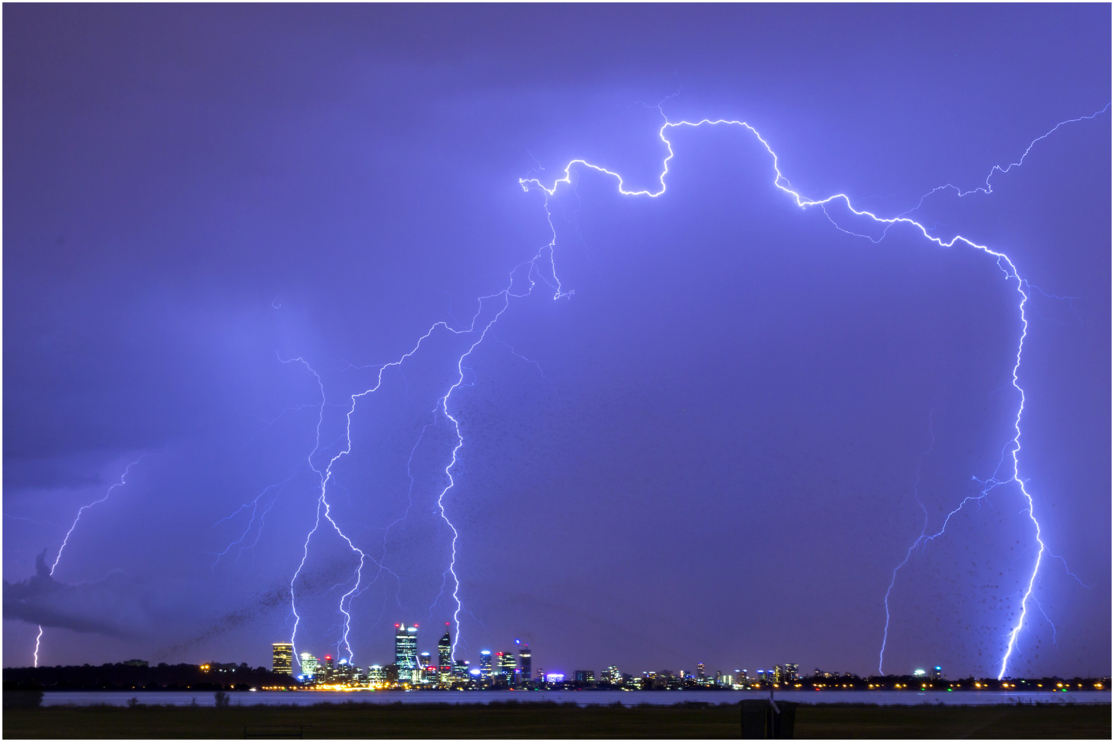 noc, nebe, Blesk, bouřka, panoráma, mrakodrap, věž, Kánon, atmosféra, hrom, Austrálie, Perth, elektřina, elektrický, mrak, bouřka, Napájení, 5D3, západní Austrálie, jev, perthstorm, Attadale