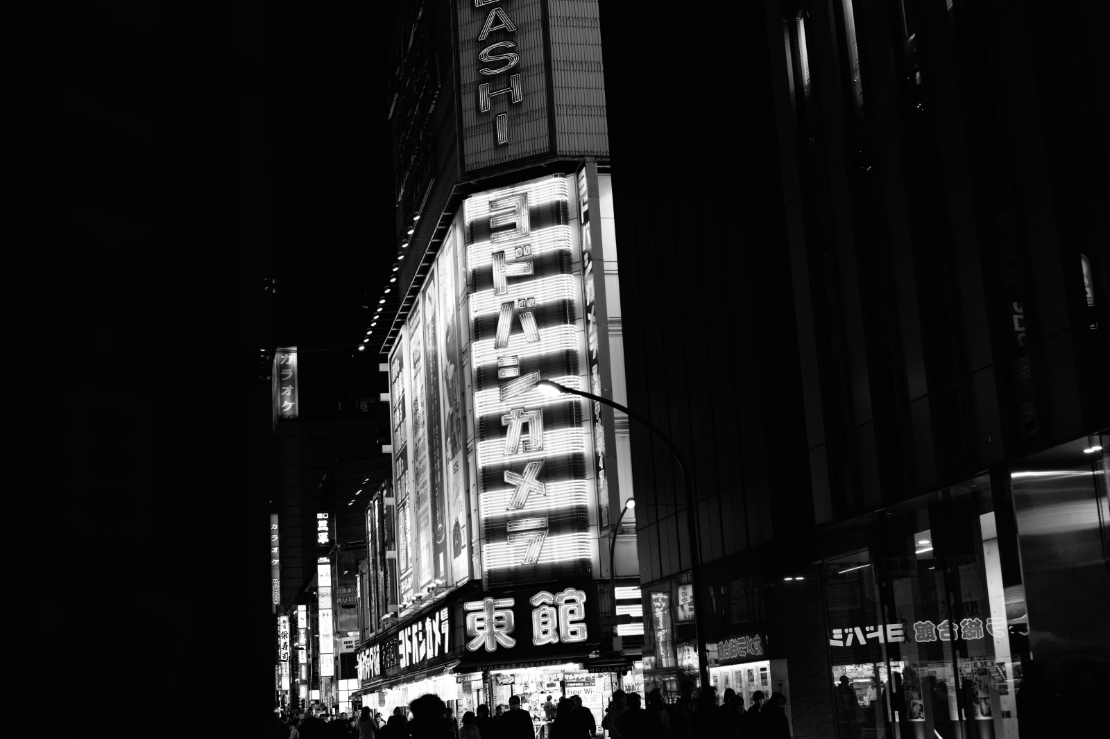 Černá, černobílý, město, panoráma města, noc, panoráma, mrakodrap, Leica, metropole, Tokio, M, světlo, centrum, tělesné, tvar, Zeiss, carlzeiss, tma, mezník, Shinjuku, leicam, typ240, planární, planar250, 250, urban area, Černý a bílý, monochromatické fotografování, Metropolitní oblast, lidské osídlení, panelový dům