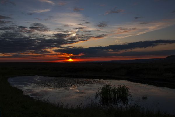 sky,reflection,horizon,sunset,dawn,sunrise