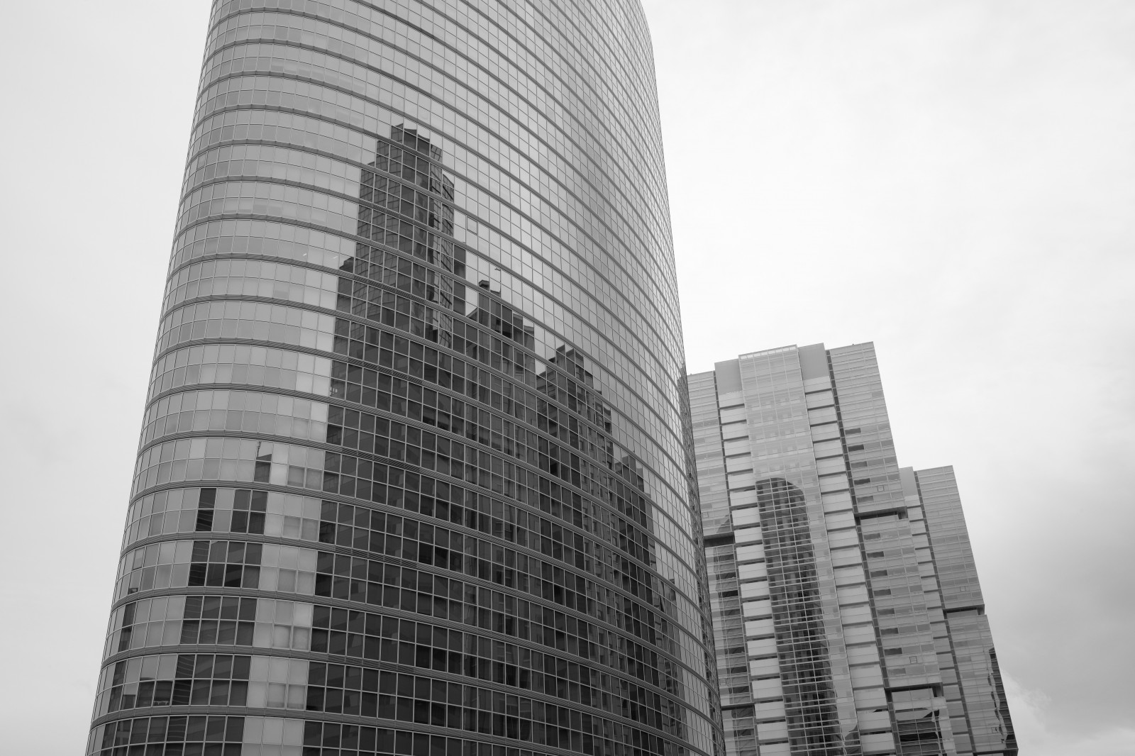 černobílý, město, panoráma města, architektura, budova, panoráma, mrakodrap, věž, Leica, metropole, Tokio, M, centrum, tvar, čára, mezník, Summicron, Shinagawa, typ240, summicron35mmf2, fasáda, urban area, Černý a bílý, monochromatické fotografování, Metropolitní oblast, lidské osídlení, panelový dům, brutalismus