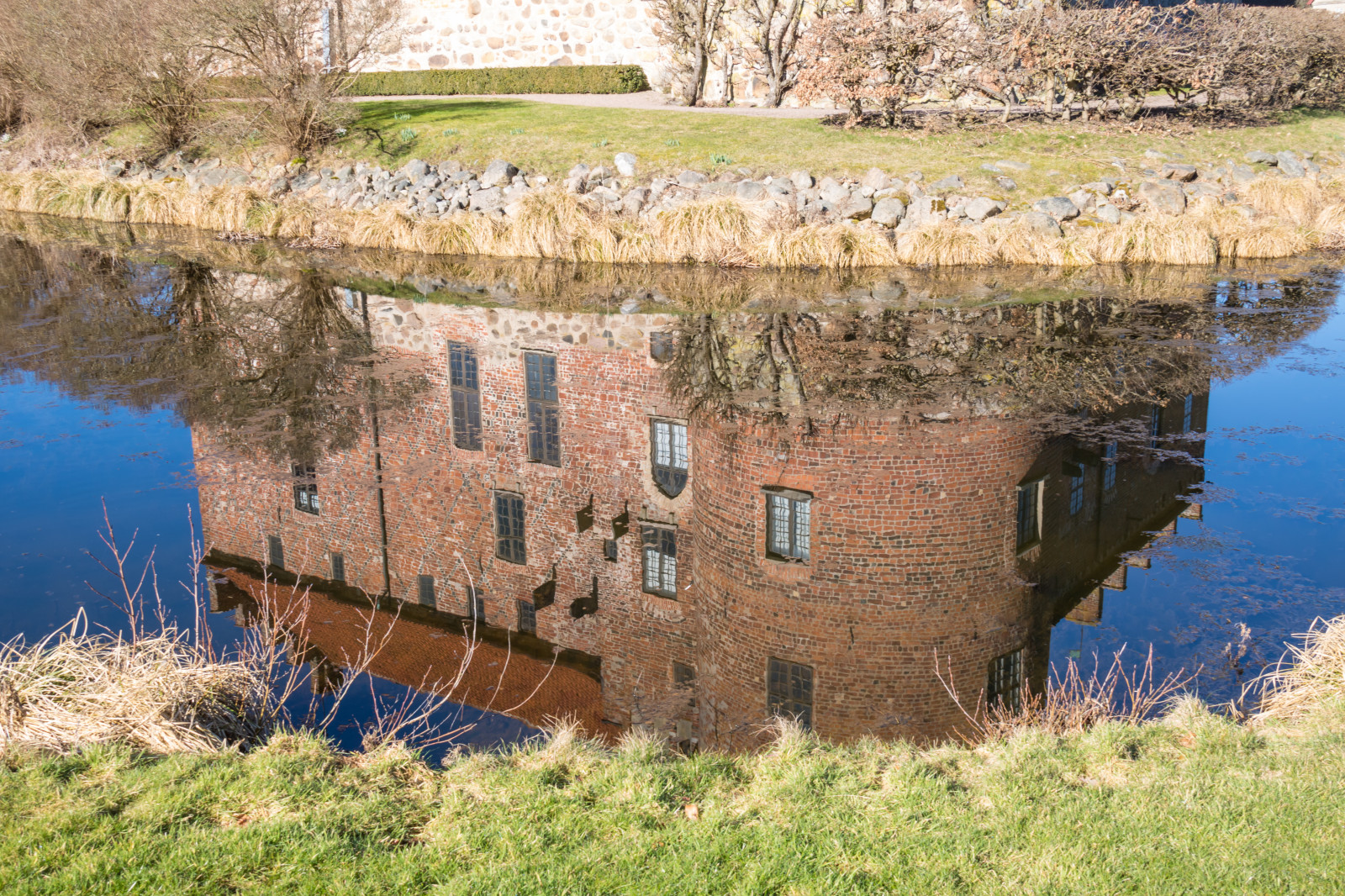 voda, odraz, stěna, hrad, útes, řeka, zřícenina, Terén, slott, Torup, hradní příkop, nádrž, příkop, venkov, vodní, opevnění