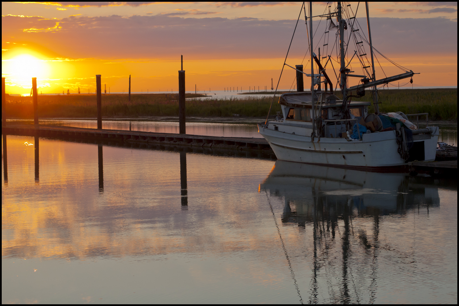 loď, západ slunce, moře, voda, odraz, nebe, svítání, uklidnit, žlutý, večer, ráno, řeka, přístav, oranžový, horizont, Kanada, dok, soumrak, jasný, rybolov, vlnky, Marina, mrak, vibrující, svítání, odrazy, lodě, živý, před naším letopočtem, kanál, 45mm, zd, Britská Kolumbie, bažina, přístaviště, vodní, Richmond, přílivový, olympusep1, mzuikodigital45mmf18, Slough, Garrypoint, Scotchpond