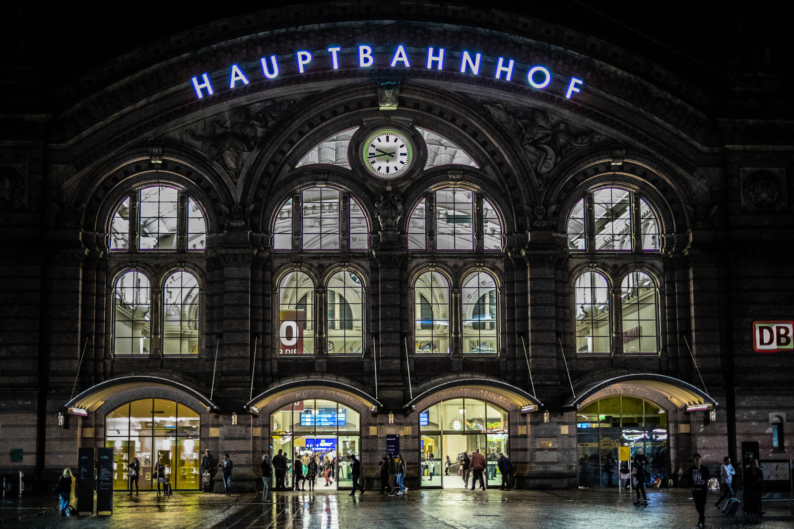 Wallpaper : bremen, hauptbahnhof, railwaystation, lights 4798x3199