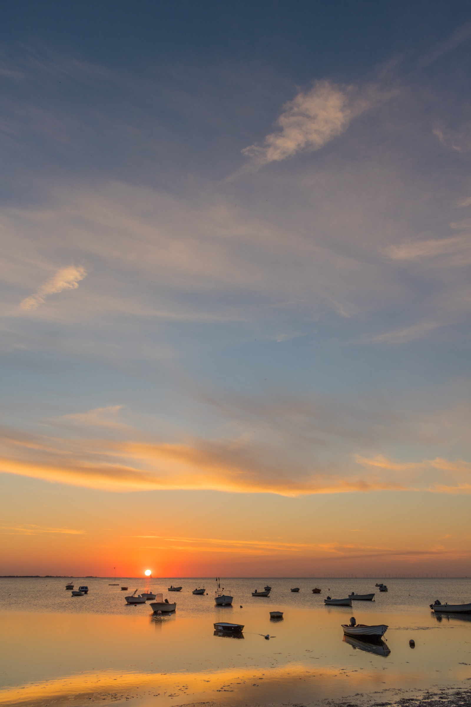 slunečnímu záření, loď, západ slunce, moře, voda, pobřeží, písek, nebe, pláž, svítání, večer, ráno, pobřeží, slunce, horizont, soumrak, slunce, mrak, svítání, oceán, zlatá hodina, vlna, nebe, solnedg ng, vatten, fiskehoddorna, hav, b t, moln, h llviken, exif modelu canoneos760d, geocountry, Kamera aby kánon, geocity, Model fotoaparátu canoneos760d, geostate, geolocation, EXIF čočka efs18200mmf3556is, exif aby kánon, EXIF isospeed 100, EXIF otvor 71, exif focallength 18mm, gyllenetimmen, odlesk, tělo z vody, mořská vlna