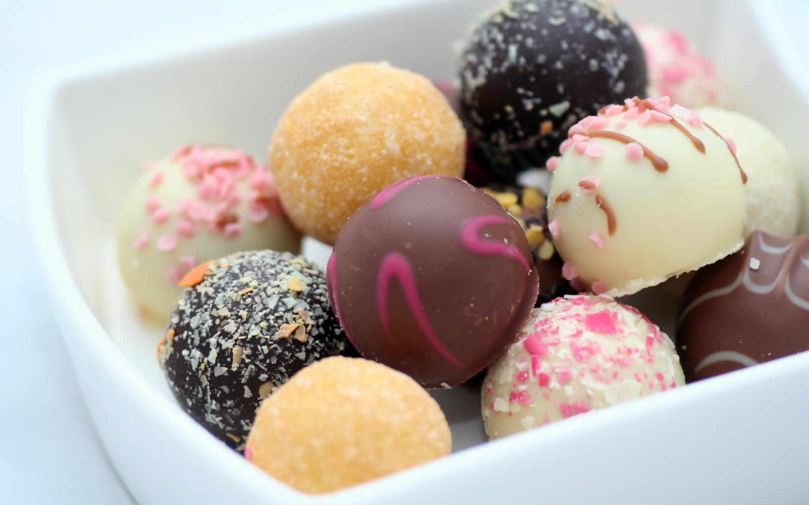 colorato, cibo, gelato, cioccolato, dolce, Confetteria, dolcezza, gusto, tartufo di cioccolato, ricetta, pralina, bonbon, palla di rum, finger food