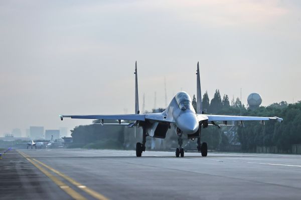 PLAAF,J 16