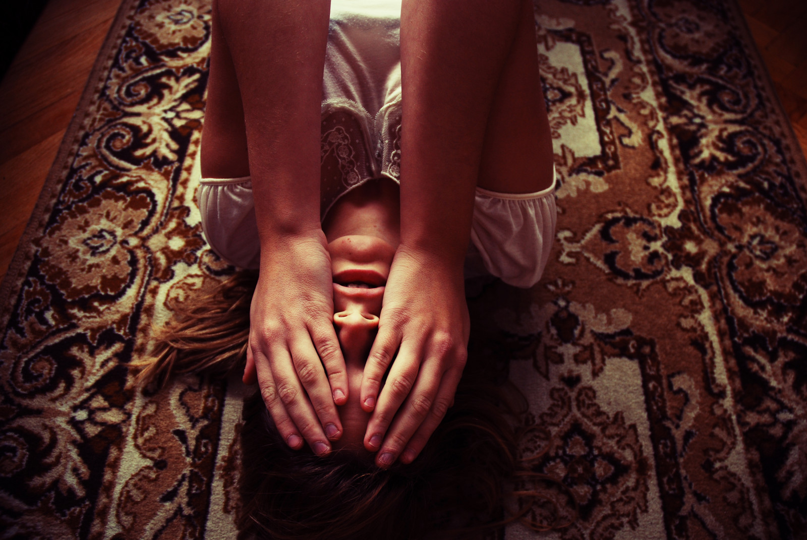 chrám, portrét, ruce, vzor, smutek, zadní, hena, zranit, světlo, dívka, ruka, nehet, člověk, prst, design, já, tradice, paže, emotivní, šperky, mehndi, Lidské tělo, obřad, rituál, ligths, zraněný