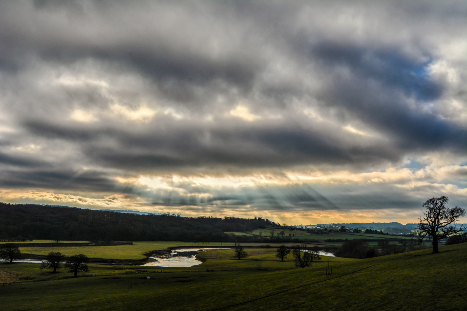 UK, himmel, vejr, skyer, Nikon, skyer, overskyet, atmosfære, stråler, vanddråber, Sunbeam, icecrystals, cloudscapes, crepuscularrays, atmosphericoptic, cloudspotting, D7100, nikonafsdxzoomnikkor1855mmf3556gedii, cloudsstormssunsetssunrises