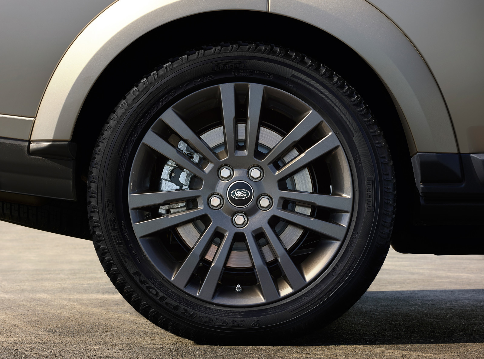 auto, veicolo, pneumatico, Land Rover, netcarshow, netcar, immagini di auto, auto foto, 2017, ruota, Discovery grafite, cerchione, veicoli terrestri, design automobilistico, esterno automobilistico, marca di automobile, veicolo di lusso, paraurti, pneumatici per autoveicoli, Sport Utility Vehicle, ha parlato, cerchio in lega