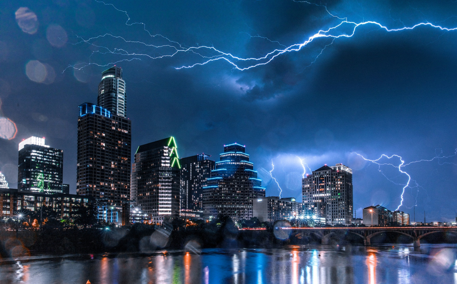 Wallpaper Austin, Texas, cityscape, night, storm 2048x1275