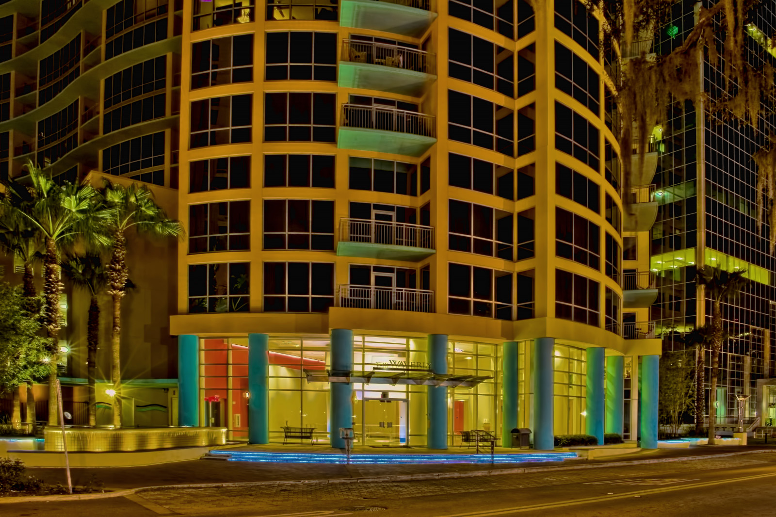 finestra, città, paesaggio urbano, notte, architettura, urbano, costruzione, casa, Hotel, orizzonte, grattacielo, giallo, sera, Stati Uniti d'America, metropoli, Metro, Florida, Orlando, longexposure, densità, centro, palme, metropolitano, Cosmopolita, appartamento, condominio, punto di riferimento, facciata, Orange County, immobiliare, highrise, area urbana, area metropolitana, Quartiere, Zona residenziale, palazzone, immobiliare, uso misto, centralflorida, edificio commerciale, modernismo, lo stato del sole, sede centrale, Waverlyonlakeeola, 322ecentralblvd, distretto centrale degli affari, proprietà commerciale, Lacitybeautiful, Ufficio commerciale, Residenzialecondominium, Gloversmithbode, Grahamgundarchitects, Urbanpalms