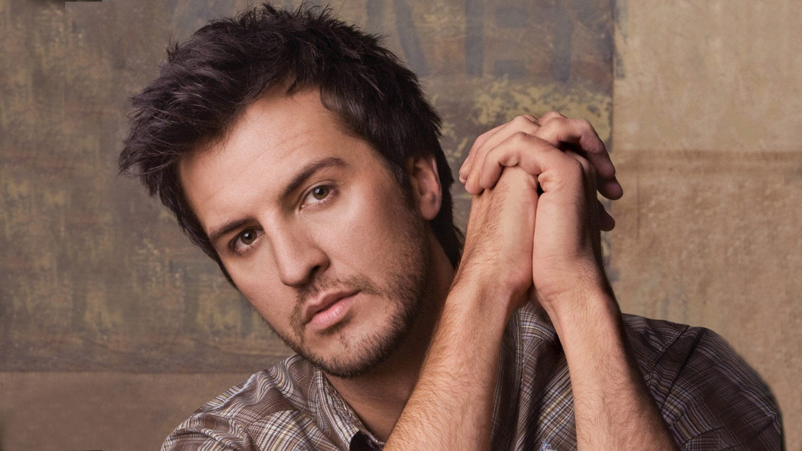 Luke Bryan, ขนแปรง, ตัดผม, มือ, เสื้อ