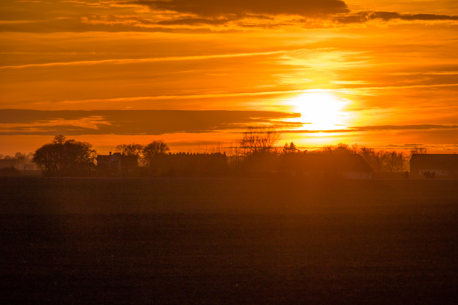 lumina soarelui, peisaj, apus de soare, mare, cer, siluetă, răsărit, seară, dimineaţă, coastă, Soare, orizont, atmosfera, amurg, nor, zori de zi, Himmel, solnedg ng, SILUETT, mediu rural, MOLN, Landsbygd, landskap, fenomen atmosferic, amurg, cerul roșu în dimineața