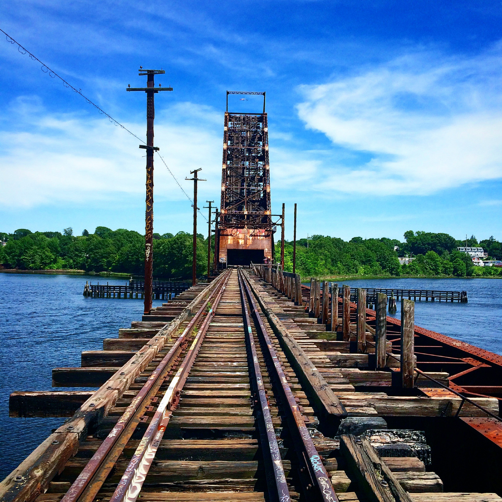 ทะเล, cityscape, อ่าว, น้ำ, ฝั่ง, ท้องฟ้า, ยานพาหนะ, ไม้, หอคอย, ชายฝั่ง, สะพาน, แม่น้ำ, สนิม, ท่าเรือ, ท่าเรือ, ท่าเรือ, การสลายตัวของเมือง, การสลายตัว, ขนส่ง, ทางเดิน, วันหยุด, มหาสมุทร, ทางเดินริมทะเล, ติดตาม, สถานที่สำคัญ, ทางน้ำ