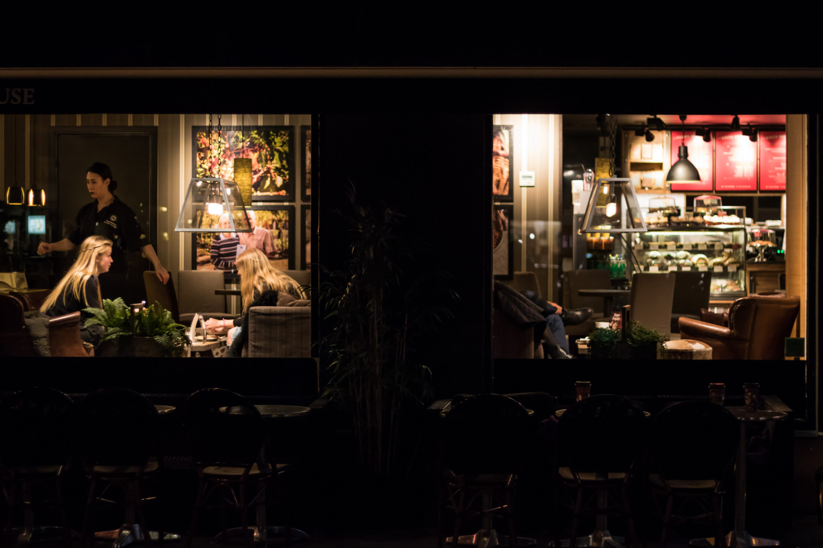 noc, bar, Malmo, gatufoto, nightphotography, Natt, fáze, exif modelu canoneos760d, geocountry, Kamera aby kánon, geocity, Model fotoaparátu canoneos760d, geostate, geolocation, exif aby kánon, exif focallength 50mm, exif isospeed 800, EXIF ef50mmf18stm čočka, EXIF otvor 20, streetphotography, bnattfotografering, davidhallstorg