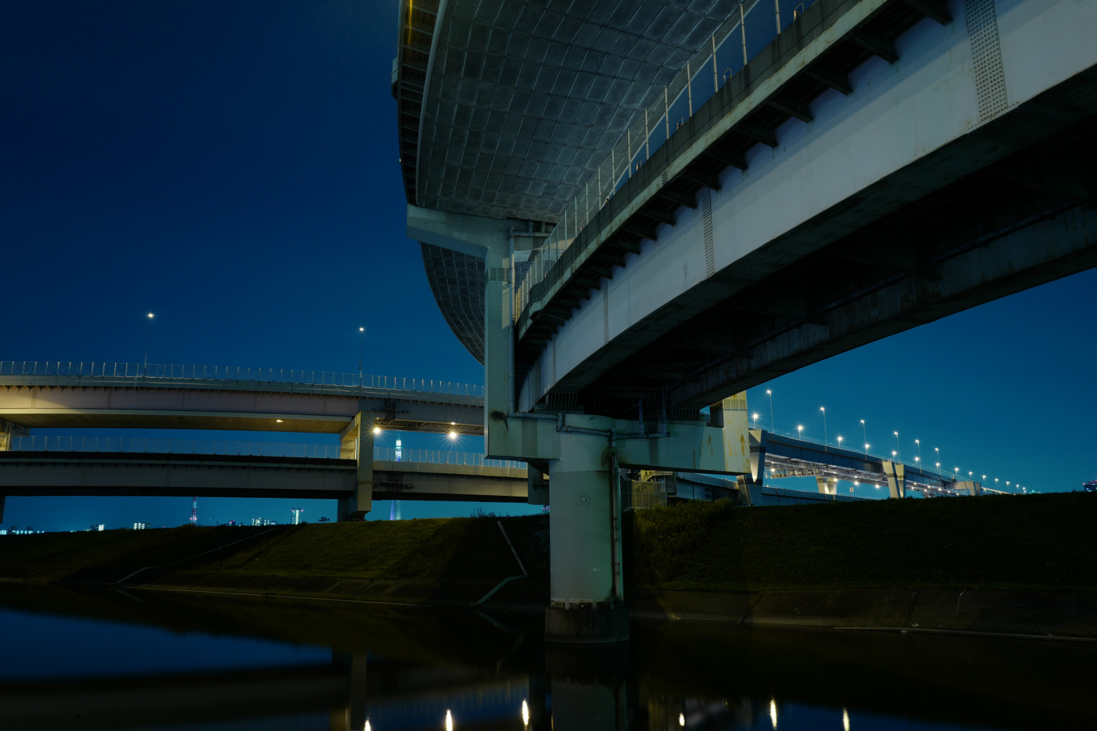 Giappone, notte, architettura, riflessione, cielo, grattacielo, blu, sera, ponte, crepuscolo, cavalcavia, Leica, Tokyo, struttura, Jp, leggero, giunzione, Horikiri, Summilux, leicaq, summilux1728, q, 1728, trasporto pubblico