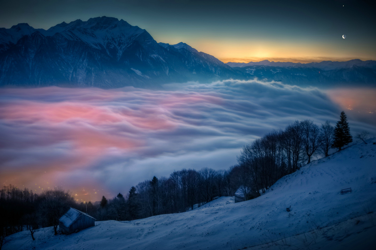 luz solar, panorama, montanhas, Pôr do sol, cidade, natureza, céu, neve, inverno, nascer do sol, tarde, manhã, névoa, atmosfera, crepúsculo, Alpes, nuvem, montanha, clima, alvorecer, estação, Fenômeno atmosférico, Formas de relevo montanhosas, Fenômeno geológico, cadeia de montanhas