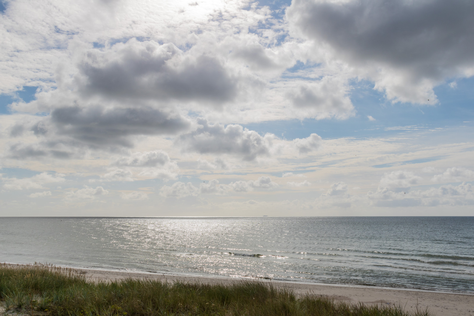 moře, záliv, voda, pobřeží, písek, nebe, pláž, pobřeží, horizont, mrak, oceán, vlna, nebe, vatten, hav, moln, sterlen, kust, exif modelu canoneos760d, geocountry, Kamera aby kánon, geocity, Model fotoaparátu canoneos760d, geostate, geolocation, EXIF čočka efs18200mmf3556is, exif aby kánon, EXIF isospeed 100, EXIF otvor 13, exif focallength 20mm, mossbystrand, tělo z vody, mořská vlna, meteorologický jev