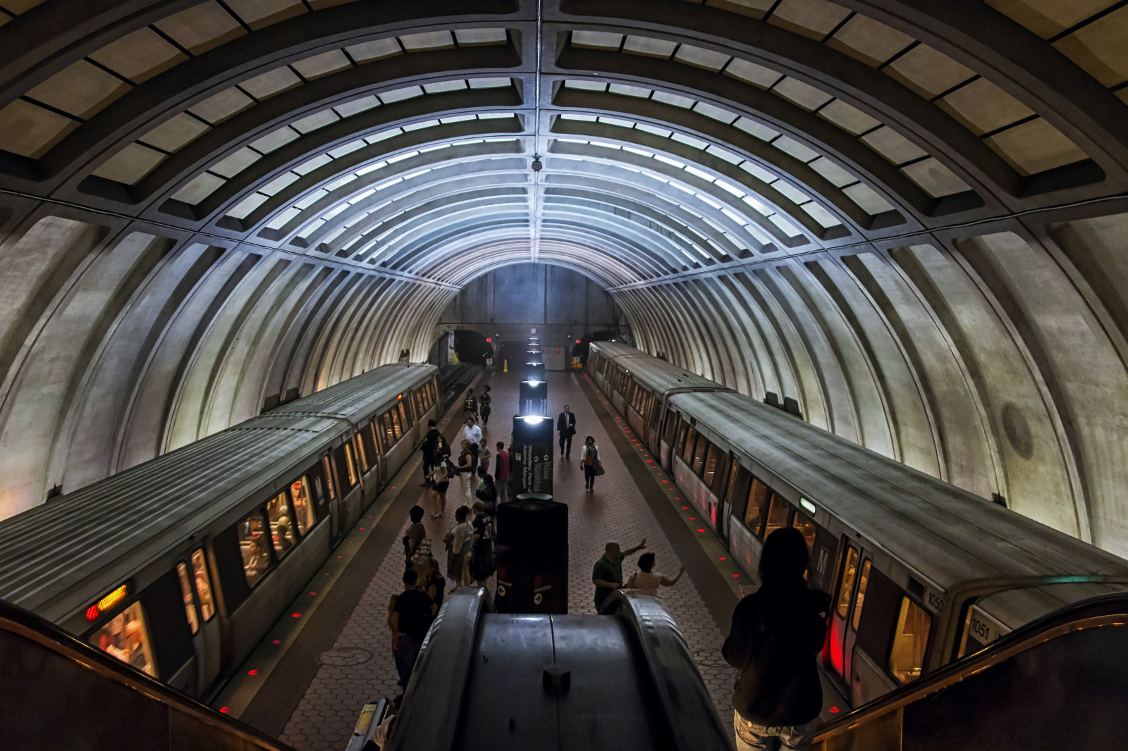 cestovat, dovolená, Cestovní ruch, architektura, Kánon, metro, eos, Washington DC, washington, veřejná doprava, metro, plošina, capitol, vlakové nádraží, přeprava, tranzit, dojíždět, stanice metra, dSLR, Červená čára, Metrorail, stanice metra, WMATA, Podvozek, Rapidtransit, washingtonmetro, 70d, Washingtonmetropolitanateatransitauthority, Harryweese, Garyburke, Klingon65, canoneos70d