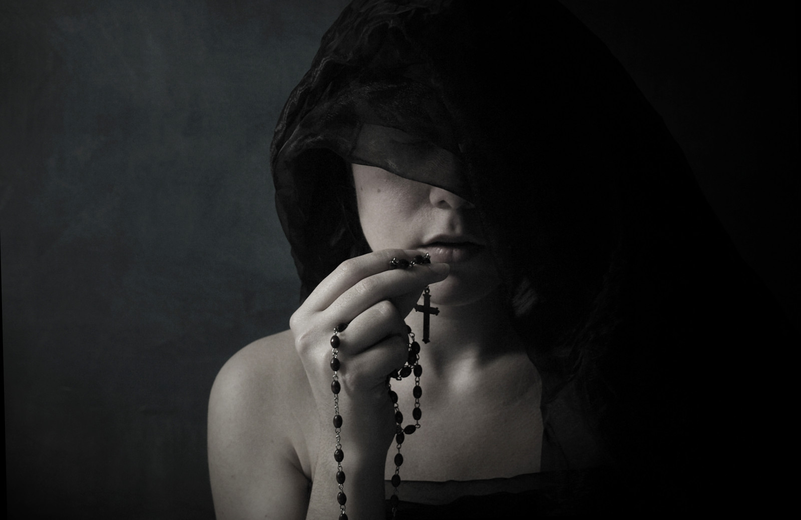 tvář, Londýn, bílý, Černá, černobílý, model, portrét, fotografování, zadní, emoce, Osoba, závoje, hlava, UMĚNÍ, Velo, světlo, dívka, krása, oko, fotografie, ruka, tma, smysl, foto, ritratto, nero, donna, Scatto, arte, inverno, Faccia, Černý a bílý, monochromatické fotografování, umění model, Lidské tělo, orgán, interakce, Bocca, nera, Purgatorio, marcociaffaglione