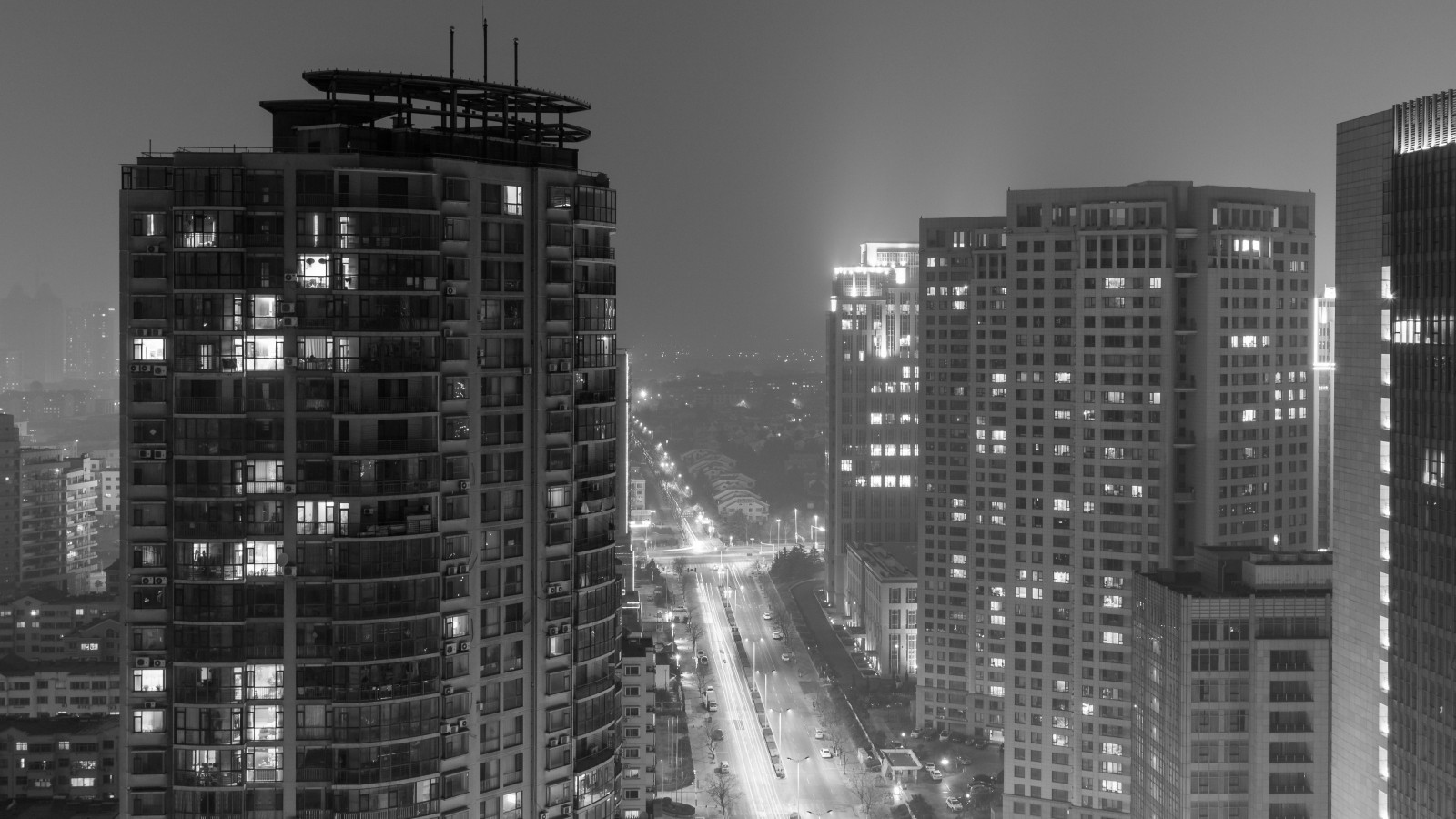 bílý, Černá, černobílý, město, panoráma města, noc, Asie, Čína, asijský, silnice, panoráma, mrakodrap, Kánon, čínština, metropole, světlo, Černý a bílý, dlouho, expozice, centrum, primární, tělesné, Černá bílá, budovy, Okna, cars, vysoký, čára, centrum města, 24mm, eos, BNW, avenue, shandong, 100d, zaneprázdněný, 52, 52project, věže, 38, rovný, urban area, atmosférický jev, Černý a bílý, monochromatické fotografování, Metropolitní oblast, lidské osídlení, obytný prostor, panelový dům, skycreapers