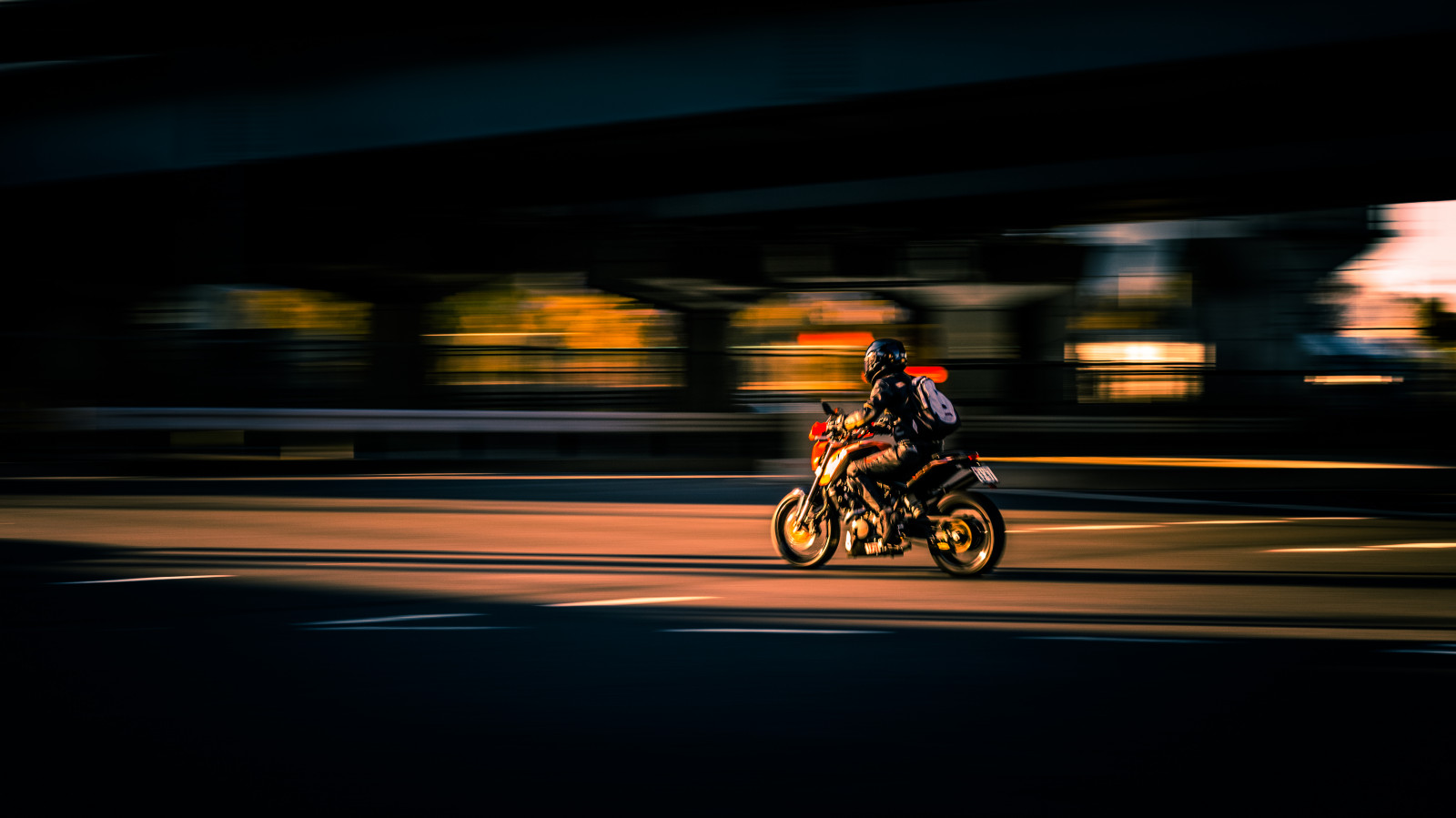 Japonsko, Photoshop, Kánon, eos, 50mm, Tokio, polibek, F14, sigma, vévoda, KTM, Adobe, 200, 57, dg, Lightroom, x7, HSM, A014