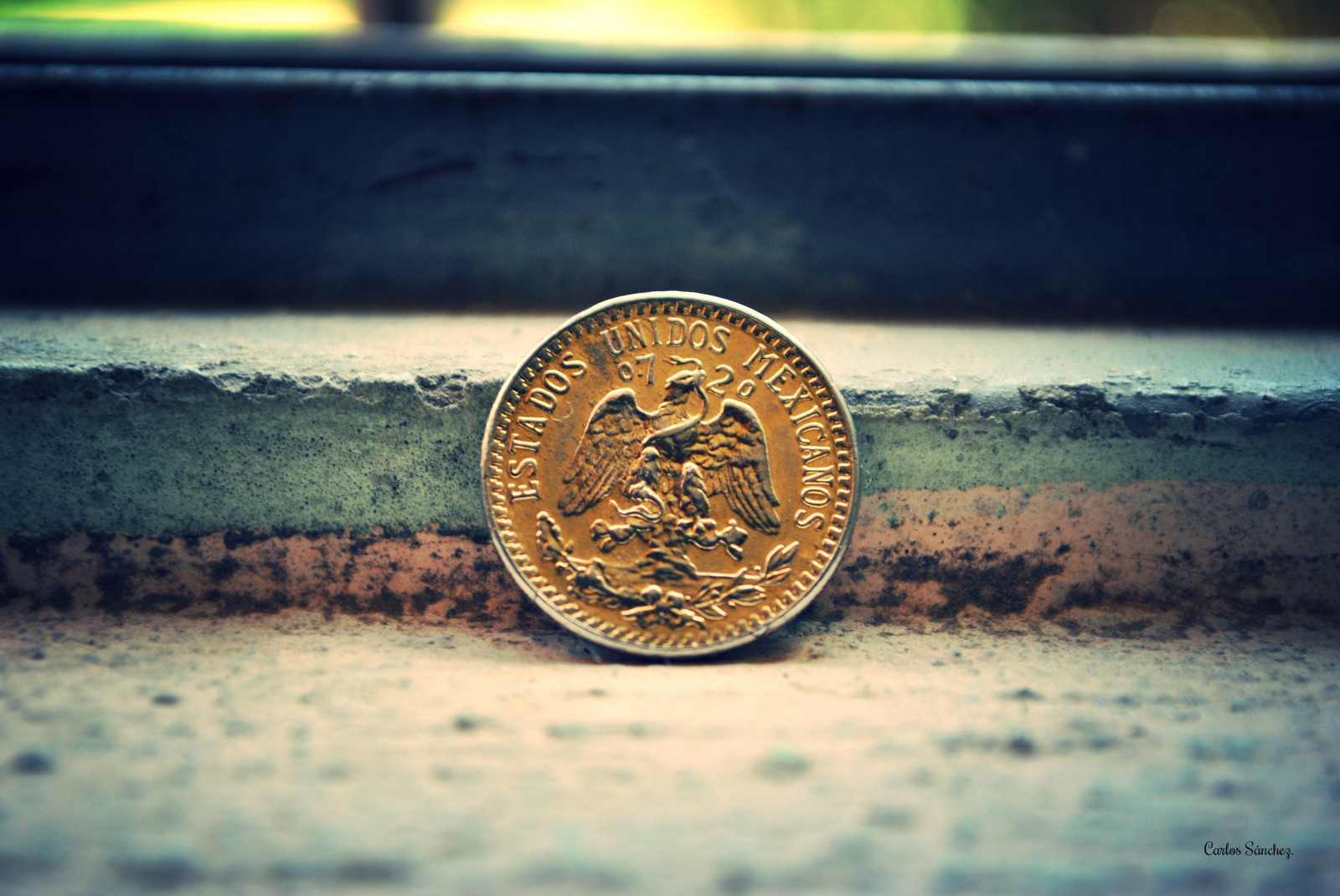 money, macro, history, window, Mexico, silver, ventana, photo, coin, Nikon, foto, cotidiano, carlos, plata, historia, antiguo, tarde, aguascalientes, dinero, 1943, coleccion, fotografia, escudo, historico, aguila, 720, d3000
