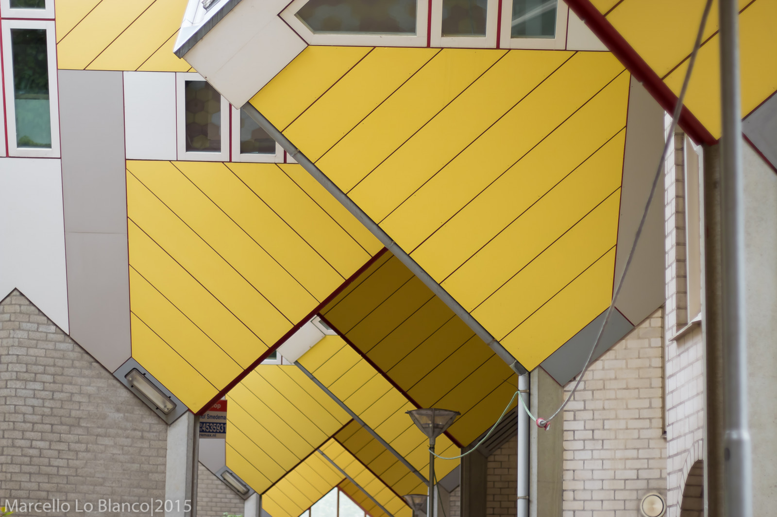 okno, architektura, budova, Dům, žlutý, geometrie, krychlový, Rotterdam, struktura, úhel, střecha, čára, domů, 50mmf18, fasáda, leadinglines, obytný prostor, denní osvětlení, olanda, canoneos70d, vedlejší kolej, Nizozemí, Cubichouses