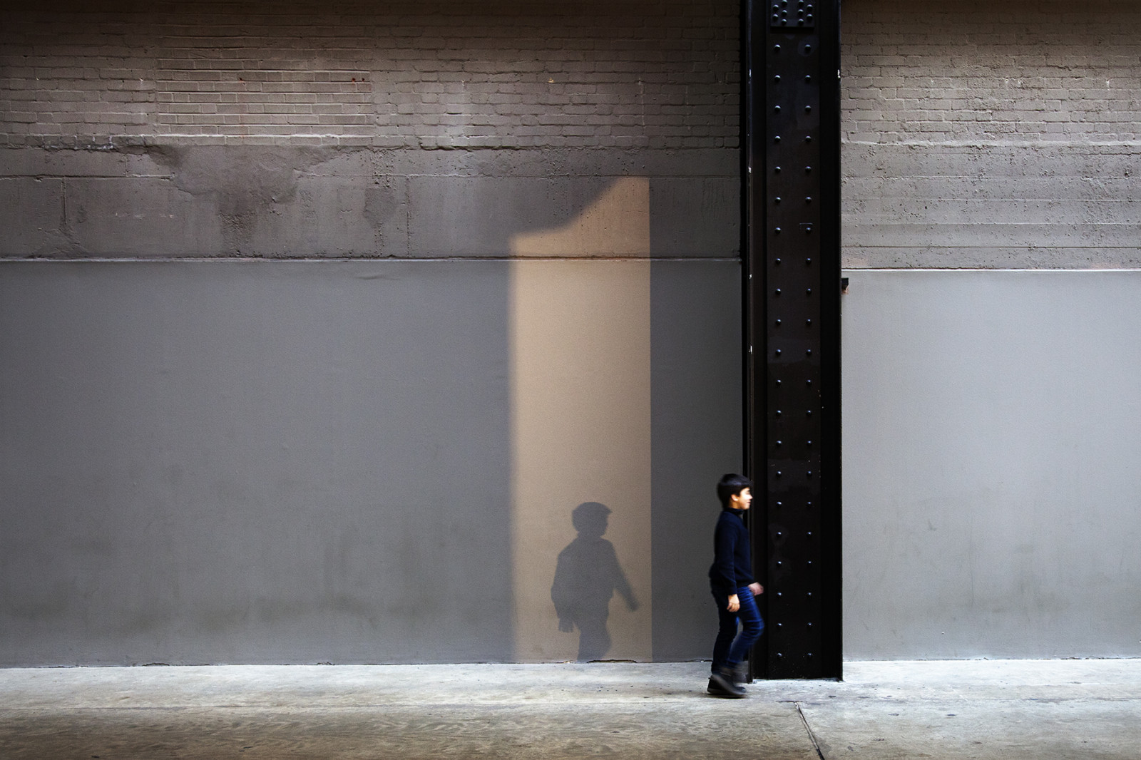 bílý, Černá, minimalismus, stín, stěna, dřevo, modrý, dveře, muzeum, Vzhled interiéru, Sombra, UMĚNÍ, světlo, barva, design, moderní umění, fotografie, tma, museo, luz, tate, minimalismus, turistická atrakce, Tate Modern, idlphoto, galerie umění