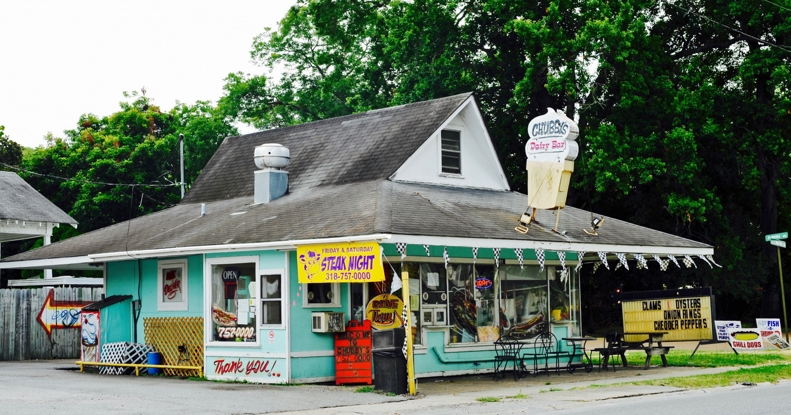musica, segni, tetto, Louisiana, neon, Fast food, hamburger, bistecca, Killer, gelato, Percorribile in auto, Ostriche, americana, hot dog, Freccia, ciglio della strada, latteria, AC, vongole, coni, tavolo da picnic, Burgerjoint, bevande analcoliche, Scuote, Ferriday, Jerryleelewis, Malta, Chilidogs, Takeoutwindow, l'assassino, Chubbysdairybar