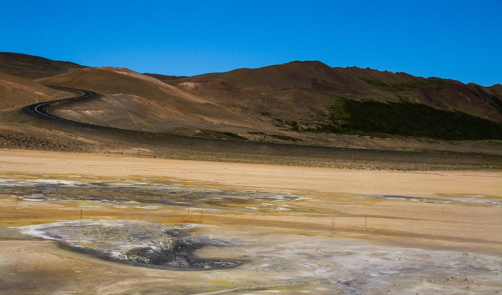 Wallpaper : island, kati, volcanos, solfatare, krafla, namafjall