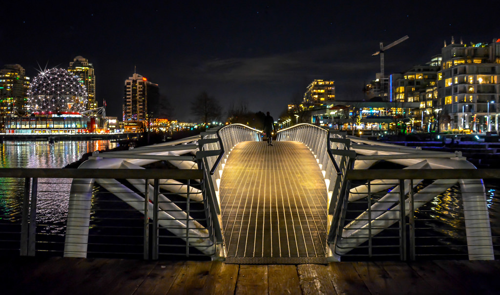 เมือง, cityscape, กลางคืน, การสะท้อน, การถ่ายภาพ, เส้นขอบฟ้า, ตึกระฟ้า, ตอนเย็น, สะพาน, แคนาดา, พลบค่ำ, มหานคร, แวนคูเวอร์, เบา, ตัวเมือง, เดิน, แสง, บ, nightphotography, ความมืด, สถานที่สำคัญ, เขตเมือง, ปริมณฑล, นิคมอุตสาหกรรมของมนุษย์, เท็จ, olympicvillage, 2010winterolympics