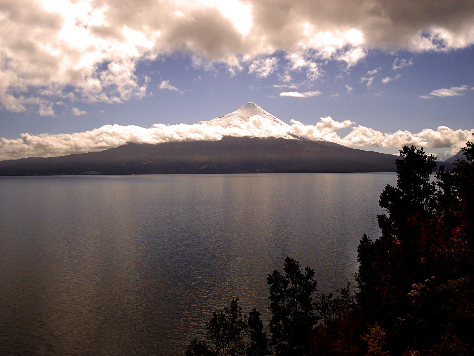 cielo, riflessione, natura, nube, lago, lago, acqua, natura selvaggia, montanaro, orizzonte, montagna, serbatoio, mattina, atmosfera, albero, calma, alba, sera, luce del sole, catena montuosa, fiume, fenomeno meteorologico, fiordo, tramonto, paesaggio, abbattere, Parco Nazionale, crepuscolo, Alba, collina, paesaggio mount, distretto del Lago
