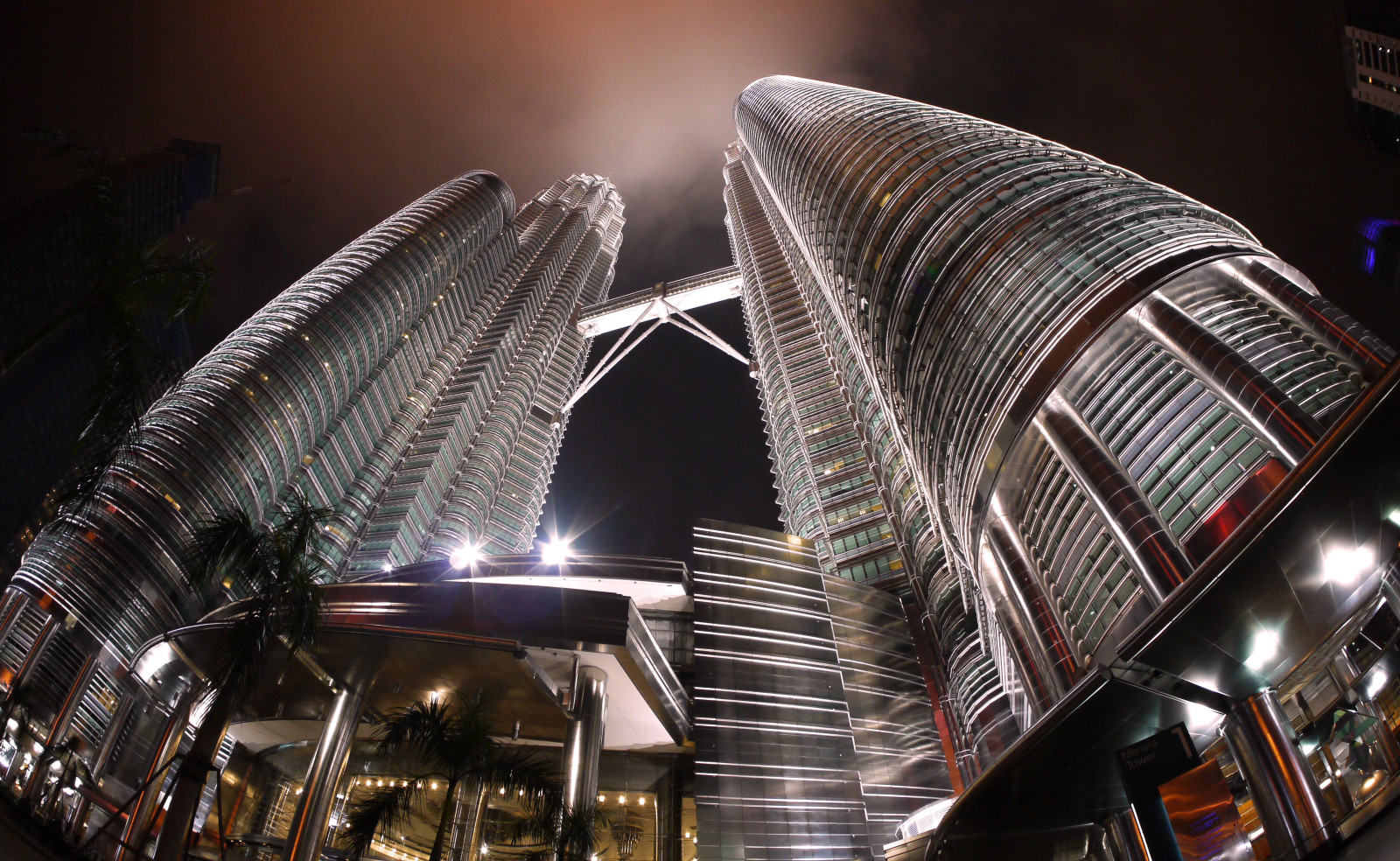 notte, Asia, asiatico, grattacielo, Malaysia, leggero, fisheye, viaggio, est, Sud, Sud-est asiatico, Kuala Lumpur, travelphotography, torri, sud-est, SEAsia, petronas, Kuala, KLCC, Lumpur, petronastowers, travelphotos