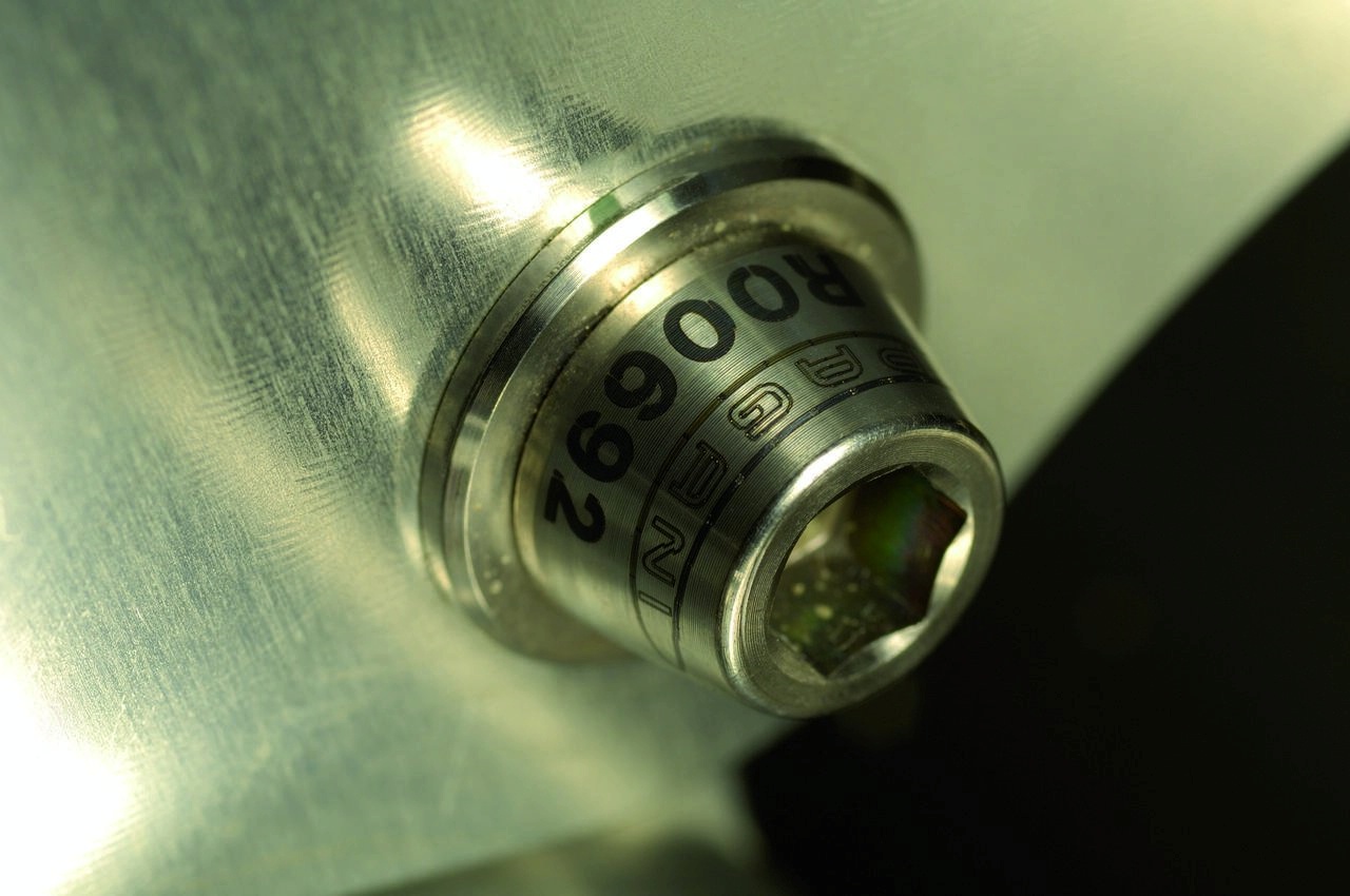 zelená, Pagani, 2010, netcarshow, netcar, obrázky vozidel, photo auto, světlo, láhev, Zonda R, zblízka, makro fotografie, žárovka, gun příslušenství