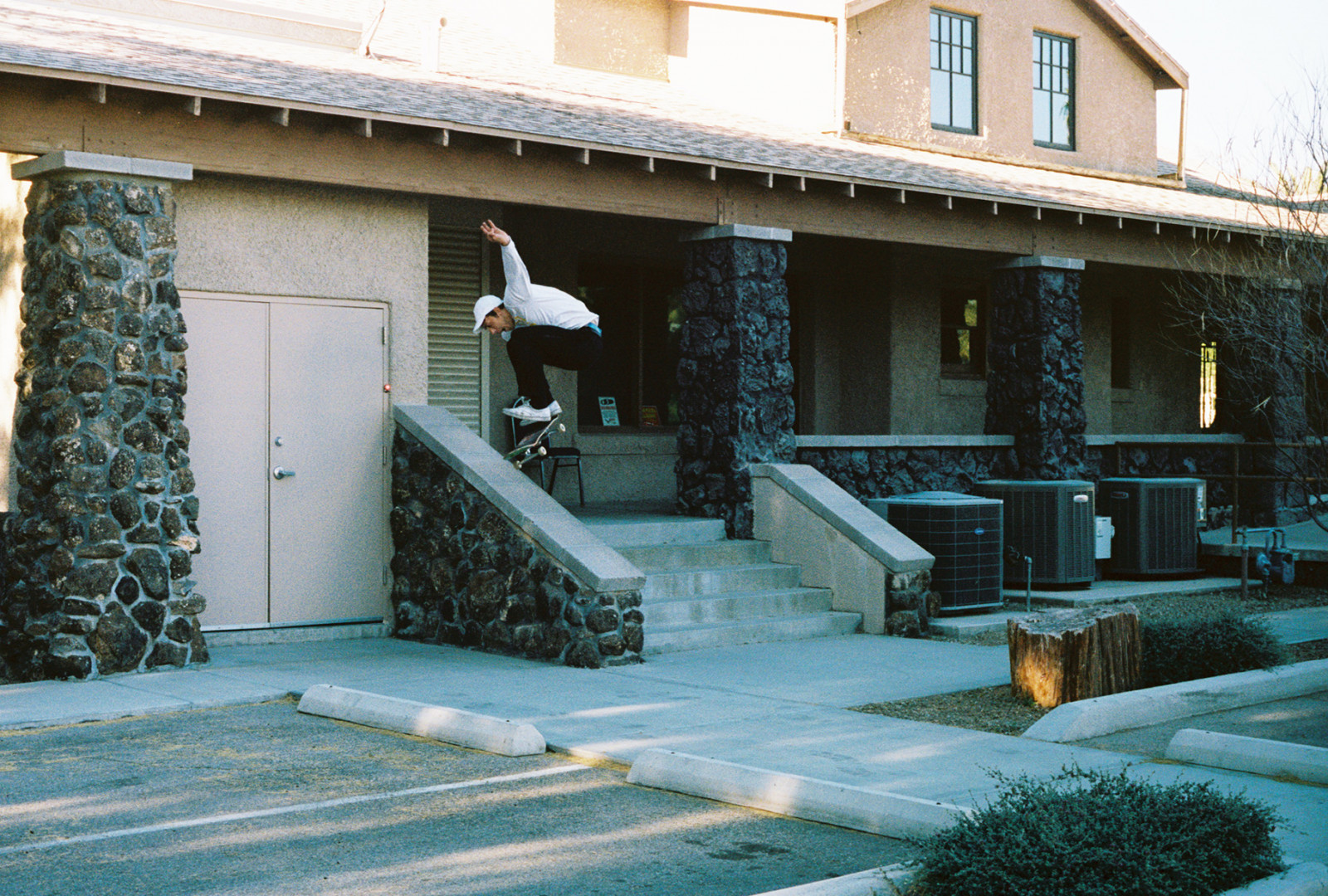 Minolta, X700, film, portra400, skateboarding, Kickflip, shootfilm, Tucson, Arizona, skateboard, brusle, Skateboardingisfun, barva, Skateaz