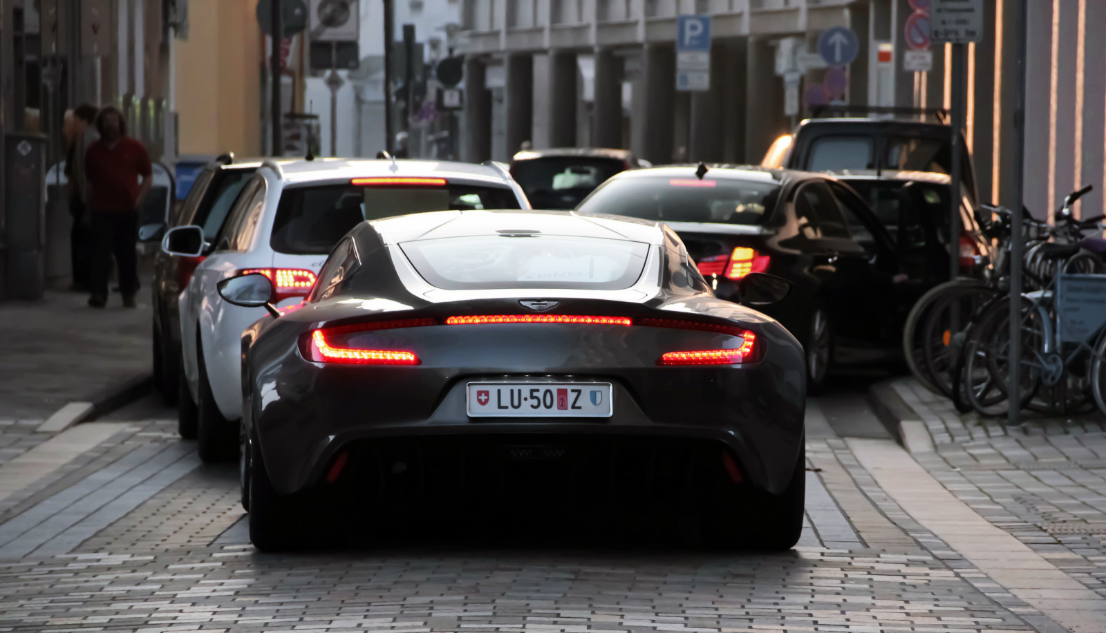 kostel, krása, Rychlost, Kánon, Německo, eos, James, Napájení, Martin, Británie, švýcarský, rodné město, motor, Luzern, rychle, speciální, Duše, zvuk, sova, Pouto, nRW, britský, hlasitý, 77, luxus, luxus, Vzácný, Bielefeld, aston, 007, v12, 600D, one77, gallambo, fabianr ker