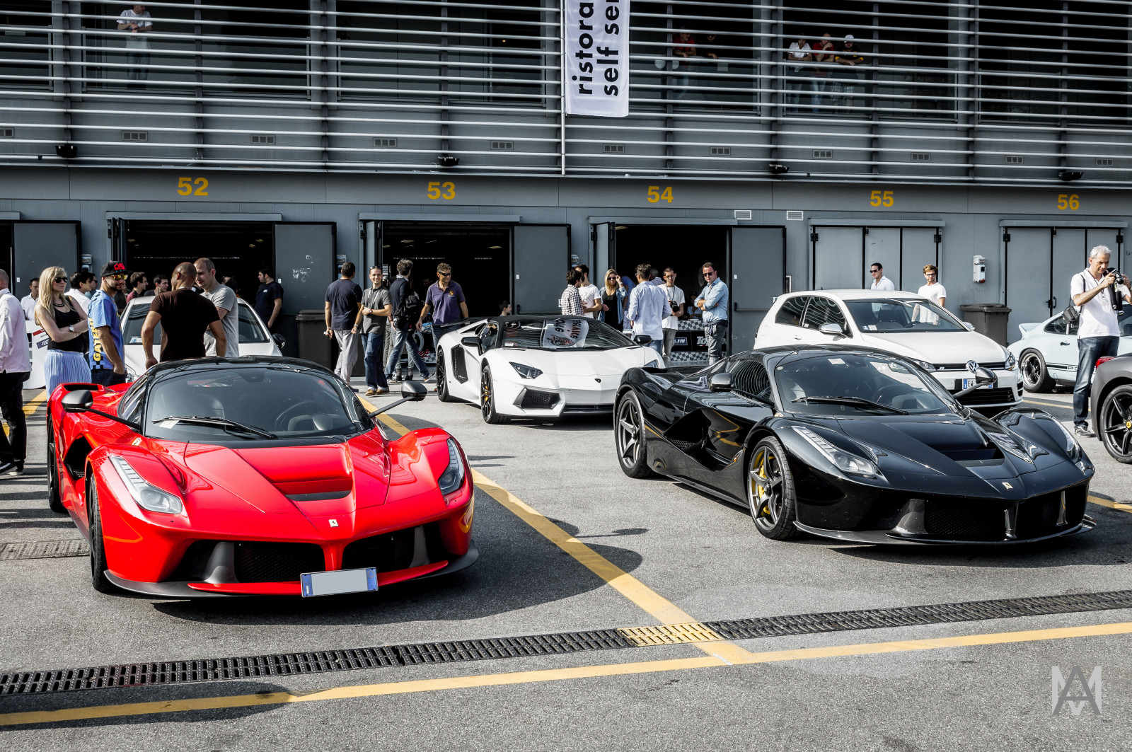 auto, veicoli terrestri, veicolo, veicolo a motore, strada, auto sportiva, design automobilistico, auto da corsa, supercar, strada, macchina di spettacolo, veicolo di lusso, esterno automobilistico, ruota, tecnologia, automotive wheel system, city ​​car, auto esecutivo, Berlina, muscle car, sports car racing