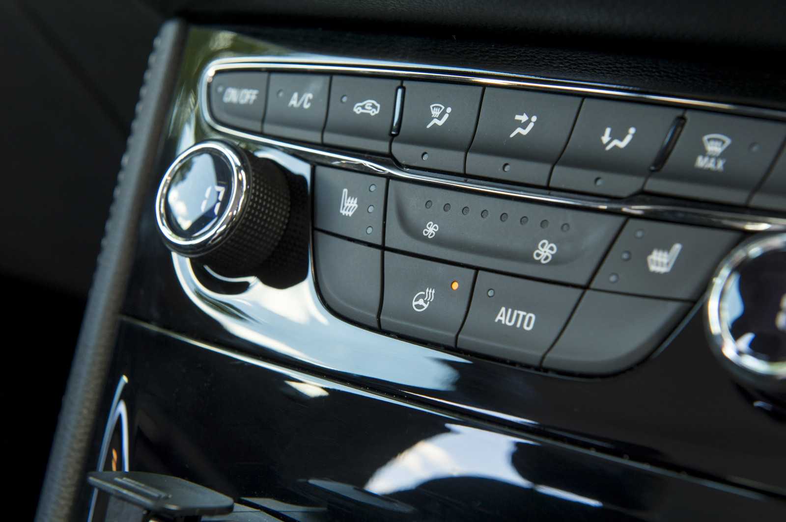 auto, vozidlo, Mercedes Benz, limuzína, BMW X1, Vauxhall, netcarshow, netcar, obrázky vozidel, photo auto, 2016, astra CDTI, pozemní vozidla, automobil make, luxusní vůz, rodinný vůz, kompaktní vůz, crossover sUV, výkonné auto, sportovní užitkové vozidlo, střední velikost auta, Mercedes Benz m třída