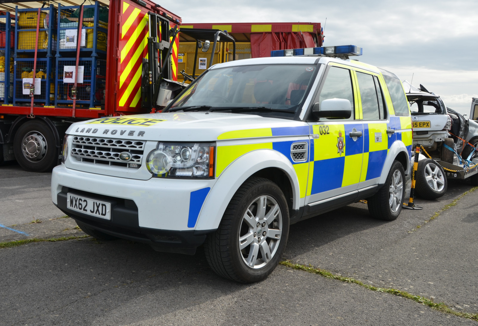 motorové vozidlo, auto, vozidlo, policie, doprava, sportovní užitkové vozidlo, automobilového designu, silnice, policejní auto, automobilový exteriér, mini sportovní užitkové vozidlo, nouzový, ulice, Land Rover Freelander, vymáhání práva, Range Rover, transit police