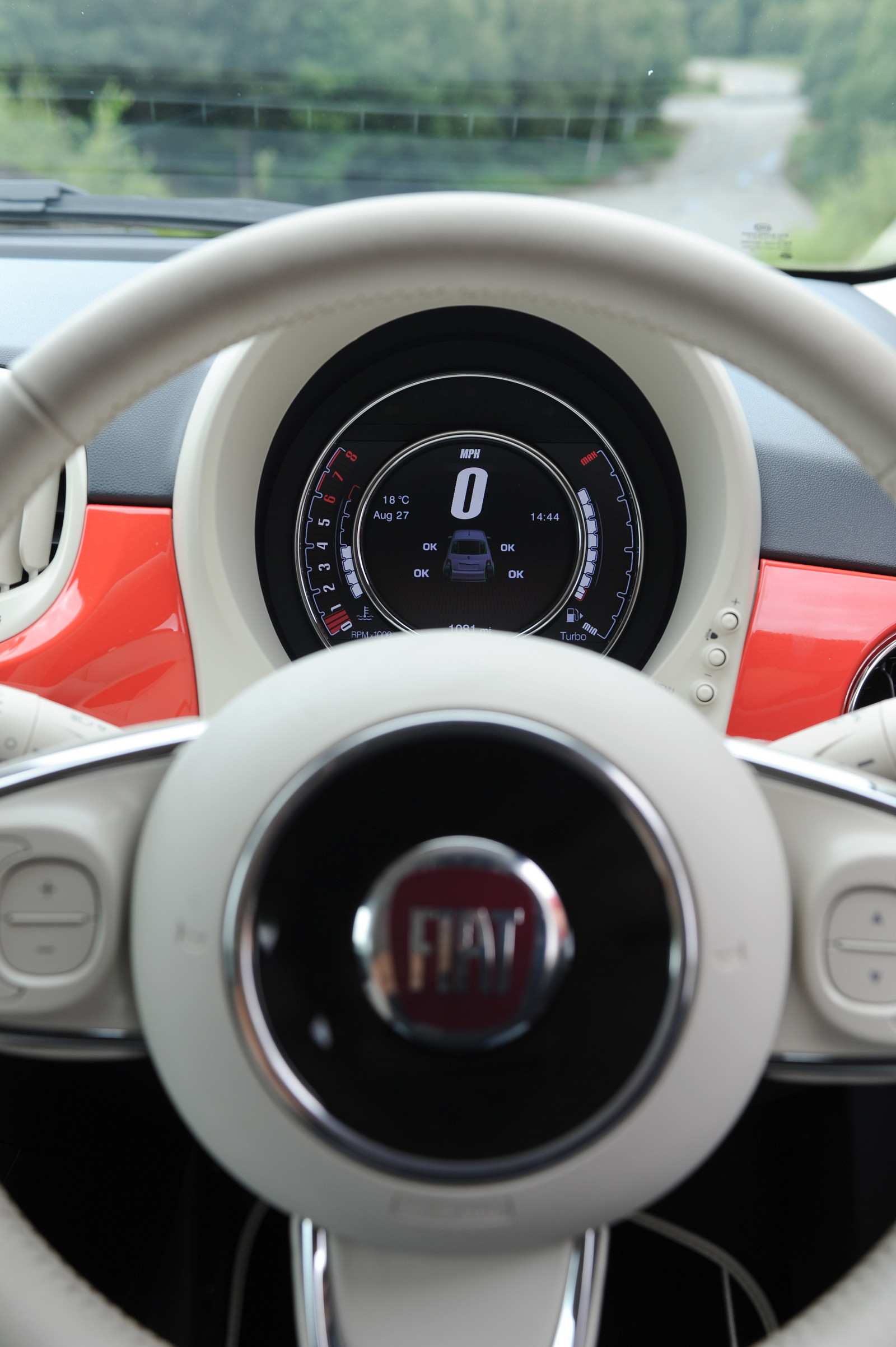 auto, veicolo, auto sportiva, volante, fiat 500, FIAT, netcarshow, netcar, immagini di auto, auto foto, 2016, 500 versione UK, ruota, supercar, veicoli terrestri, design automobilistico, esterno automobilistico, marca di automobile, veicolo di lusso, auto di famiglia, city ​​car, parte sterzo