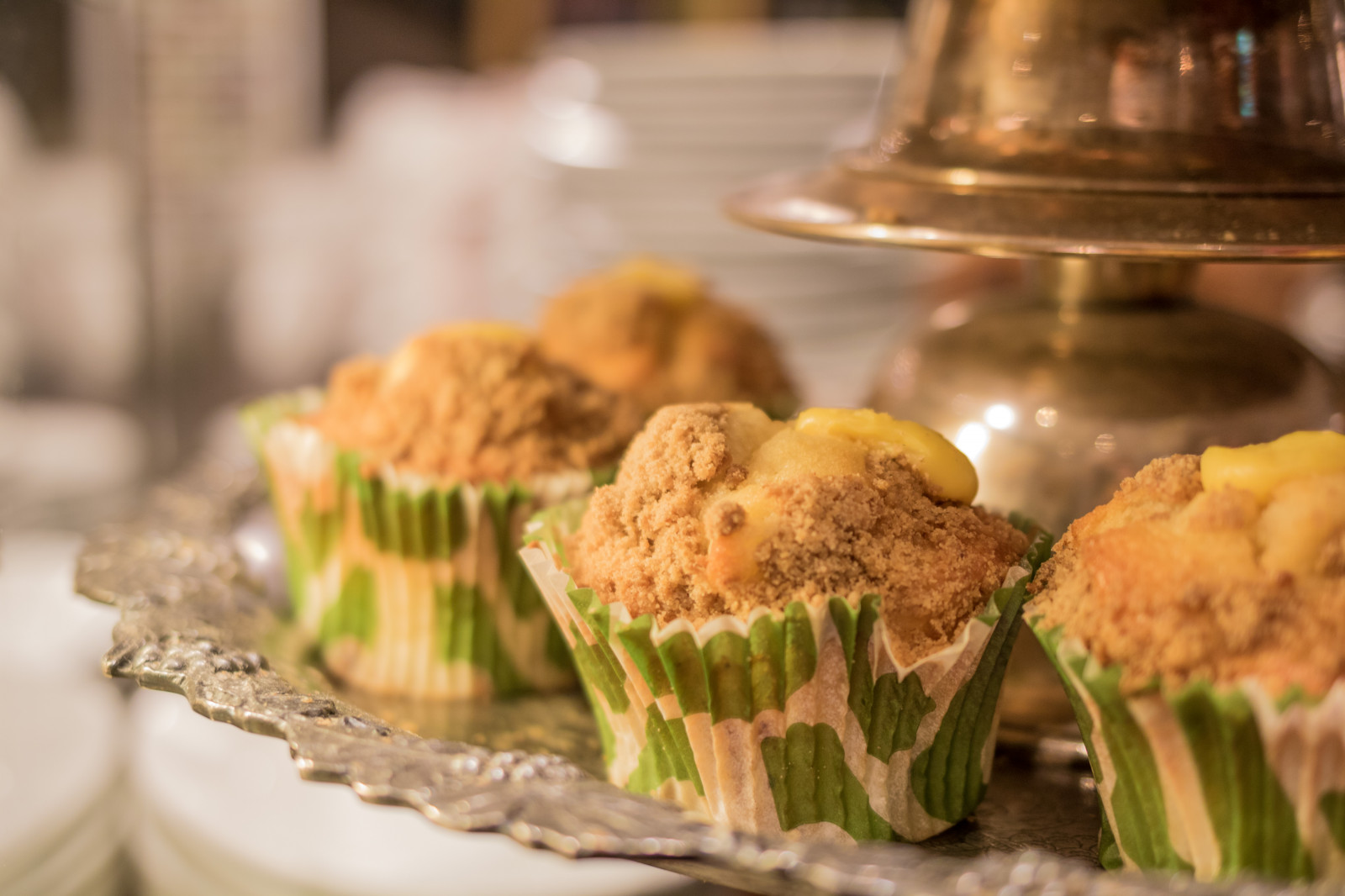 jídlo, noc, dort, dezert, vdolky, pečení, námraza, Malmo, gatufoto, condeco, nightphotography, Natt, v noci, kavárna, jídlo, exif modelu canoneos760d, geocountry, Kamera aby kánon, geocity, Model fotoaparátu canoneos760d, geostate, geolocation, exif aby kánon, EXIF isospeed 320, exif focallength 35mm, EXIF otvor 20, kafe, streetphotography, nattfotografering, EXIF ef35mmf2isusm čočka, muffin, kokosový ořech, jídlo, vyrobit, příchuť, pečené dobroty, košíček