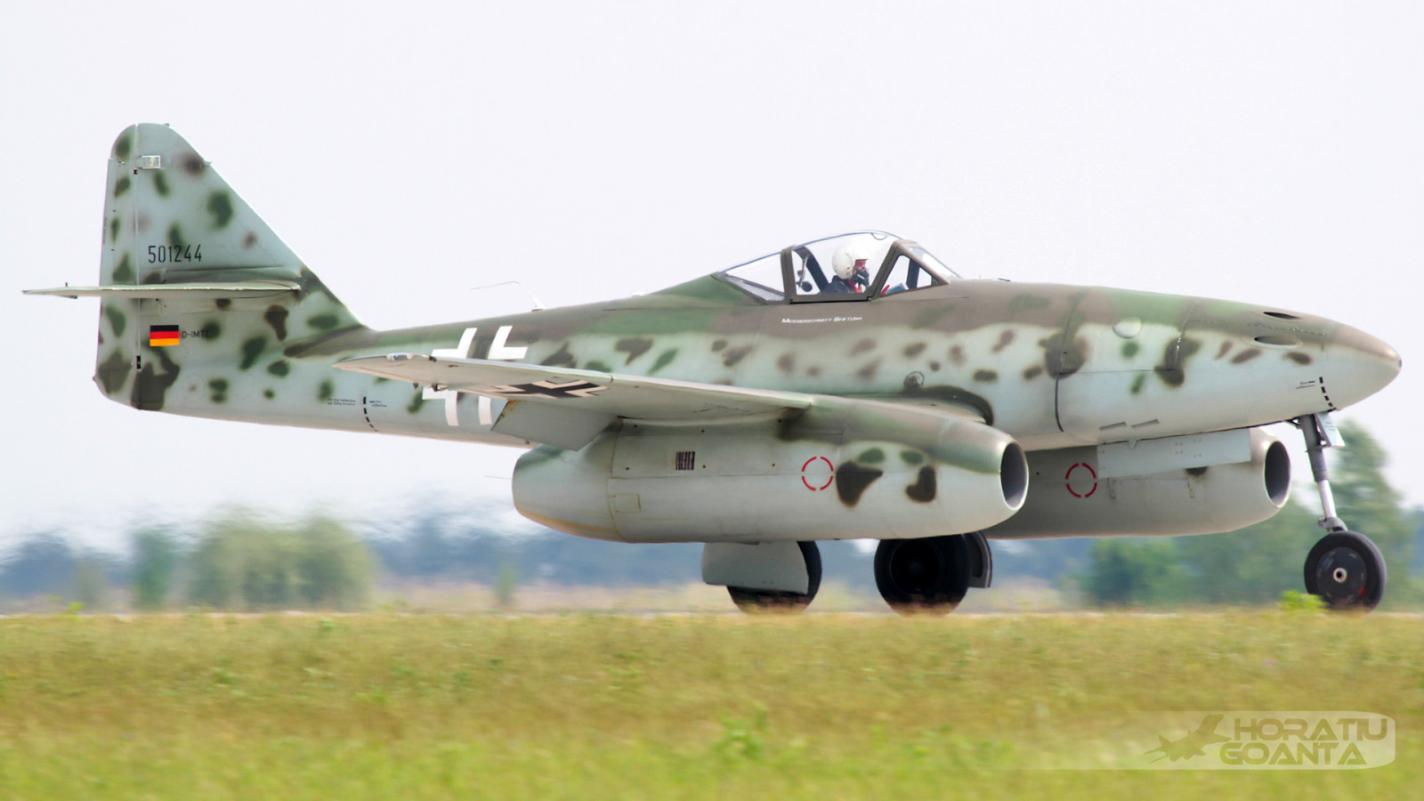 Messerschmitt, me262a1c, me262a, Me262, messerschmittme262, messerschmitt262, 262schwalbe, replika, dimtt, airbusmesserschmittstiftung, warbird, vinobraní, vintageaircraft, classicaircraft, boj, combataircraft, singleseater, proud, tryskový motor, turbína, proudový, podzvukový, NATO, letectvo, válečný, militaryaviation, stíhačka, stíhačka, fastjet, Zobrazit, Airshow, letecká akrobacie, letadlo, letoun, Flugzeug, Flughafen, letectví, letecký, flugschau, ila, ilaberlin, ila2014, sch nefeld, berlinsch nefeld, SXF, EDDB, Německo, deutschland, horatiu, goanta, horatiugoanta, ohromující, Krásná, Vzácný, sxfeddb, Oldtimer