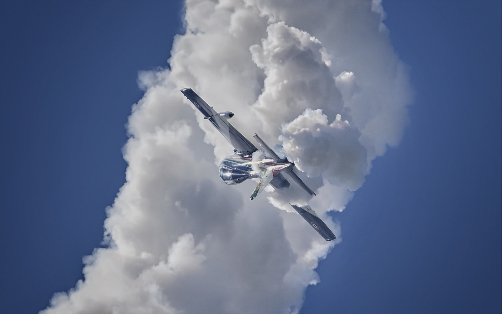 nebe, vozidlo, mraky, letoun, letadlo, modrý, atmosféra, Aermacchi MB 339, letectvo, Let, mrak, letectví, křídlo, letecká linka, Atmosféra Země, Airshow, letecká akrobacie, všeobecné letectví, letecká doprava, kupa