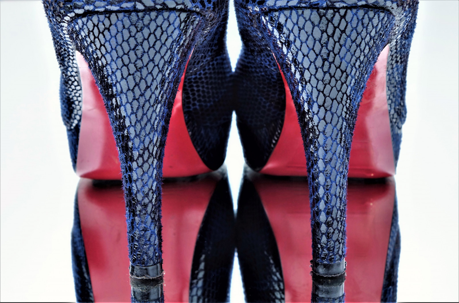 macromondays, thespaceinbetween, mezi, obuv, podpatky, lodičky, makro, modrý, blauw, sonyrx10, Sony